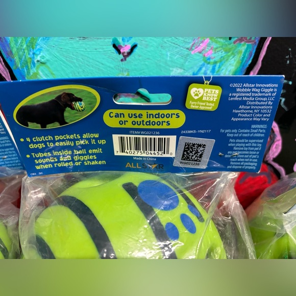 3- Wobble Wag Giggle Ball - Picture 3 of 3